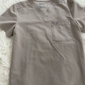 Figs Men's Tan Scrub Set (V-Neck Shirt and Pants)